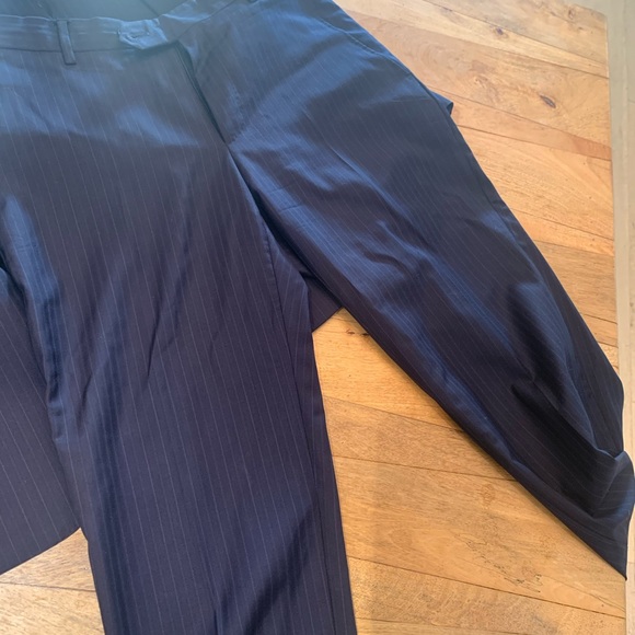 Men’s Saks Fifth Avenue suit ensemble - Picture 6 of 10